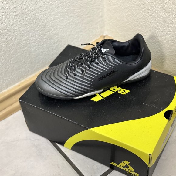 Brava Indoor Soccer Cleats - Picture 1 of 2
